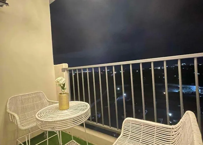Apartment Luxury Condo-sea View- Near